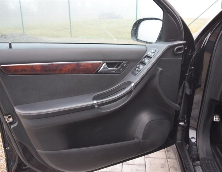 Mercedes-Benz Třídy R Kombi 3,0 l 140 kw