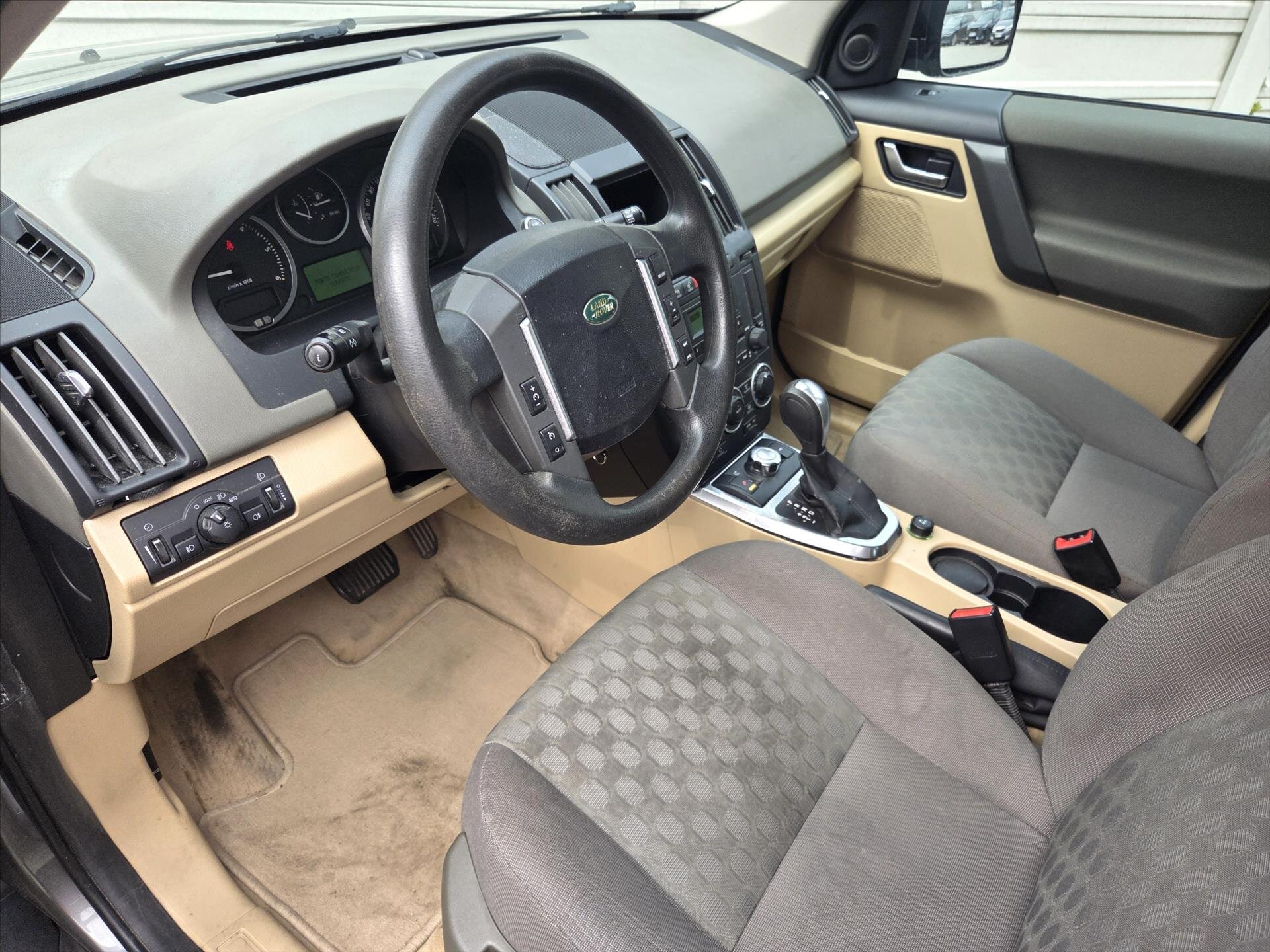 Land Rover Freelander SUV / Terénní 2,2 l 118 kw