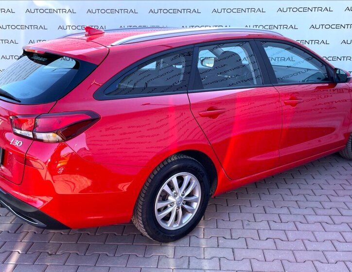 Hyundai i30 Kombi 998,0 88 kw