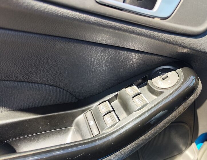 Ford Fiesta Hatchback 998,0 74 kw