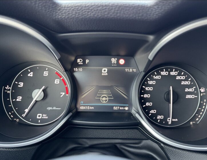 Alfa Romeo Stelvio SUV 2,0 l 206 kw