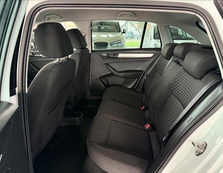 Škoda Rapid Hatchback 999,0 81 kw