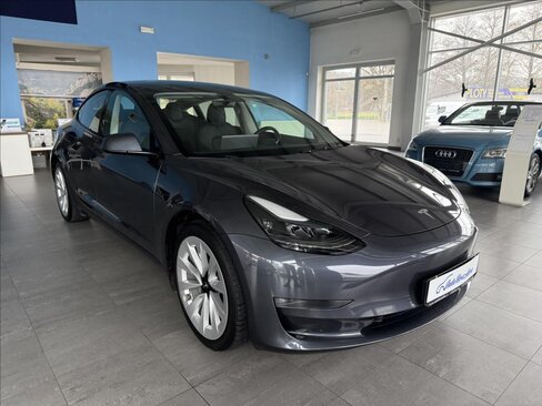 Tesla Model 3 Sedan / Limuzína 0,0 366 kw