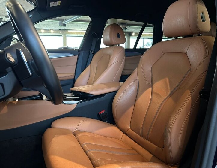 BMW Řada 5 Kombi 3,0 l 195 kw