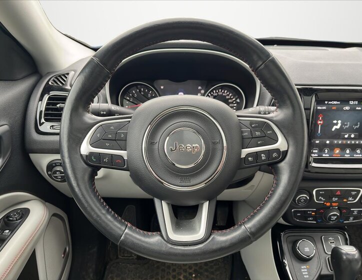 Jeep Compass SUV 1,4 l 125 kw