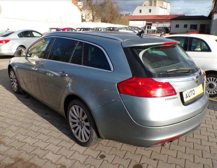 Opel Insignia Kombi 2,0 l 118 kw