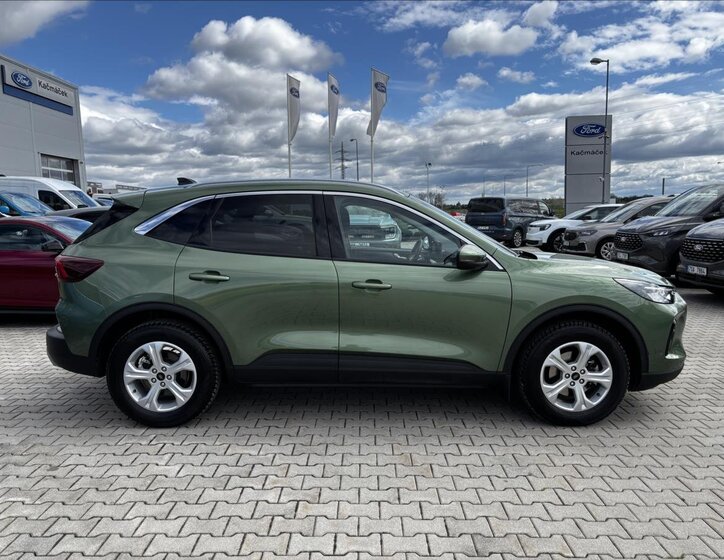 Ford Kuga SUV / Terénní 1,5 l 137 kw