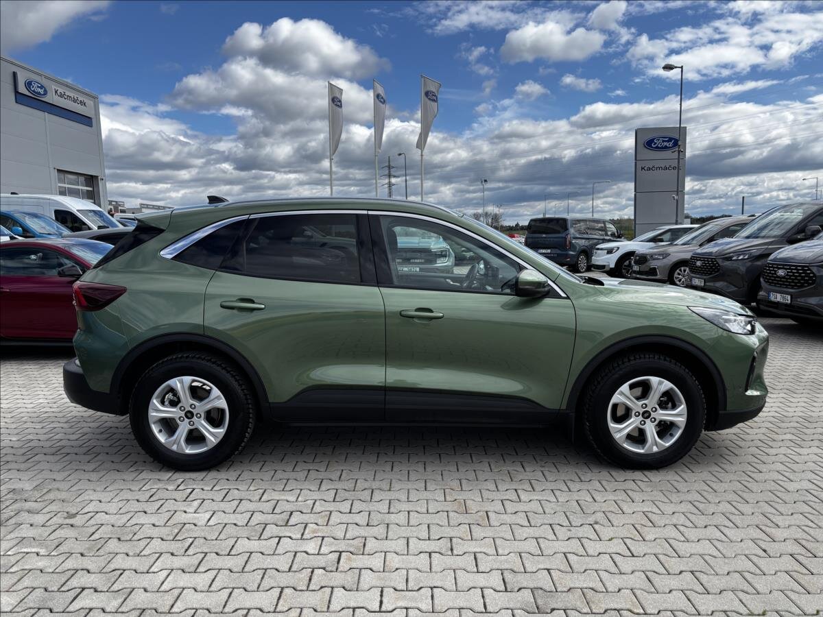 Ford Kuga SUV / Terénní 1,5 l 137 kw