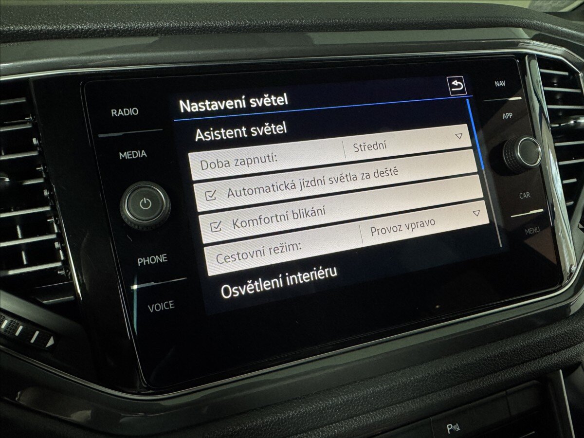 Volkswagen T-Roc SUV 1,5 l 110 kw