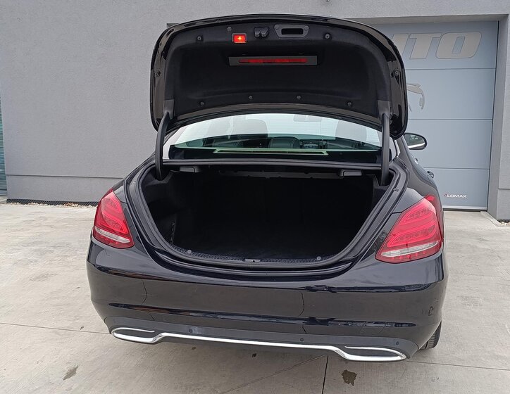 Mercedes-Benz Třídy C Sedan / Limuzína 2,1 l 125 kw