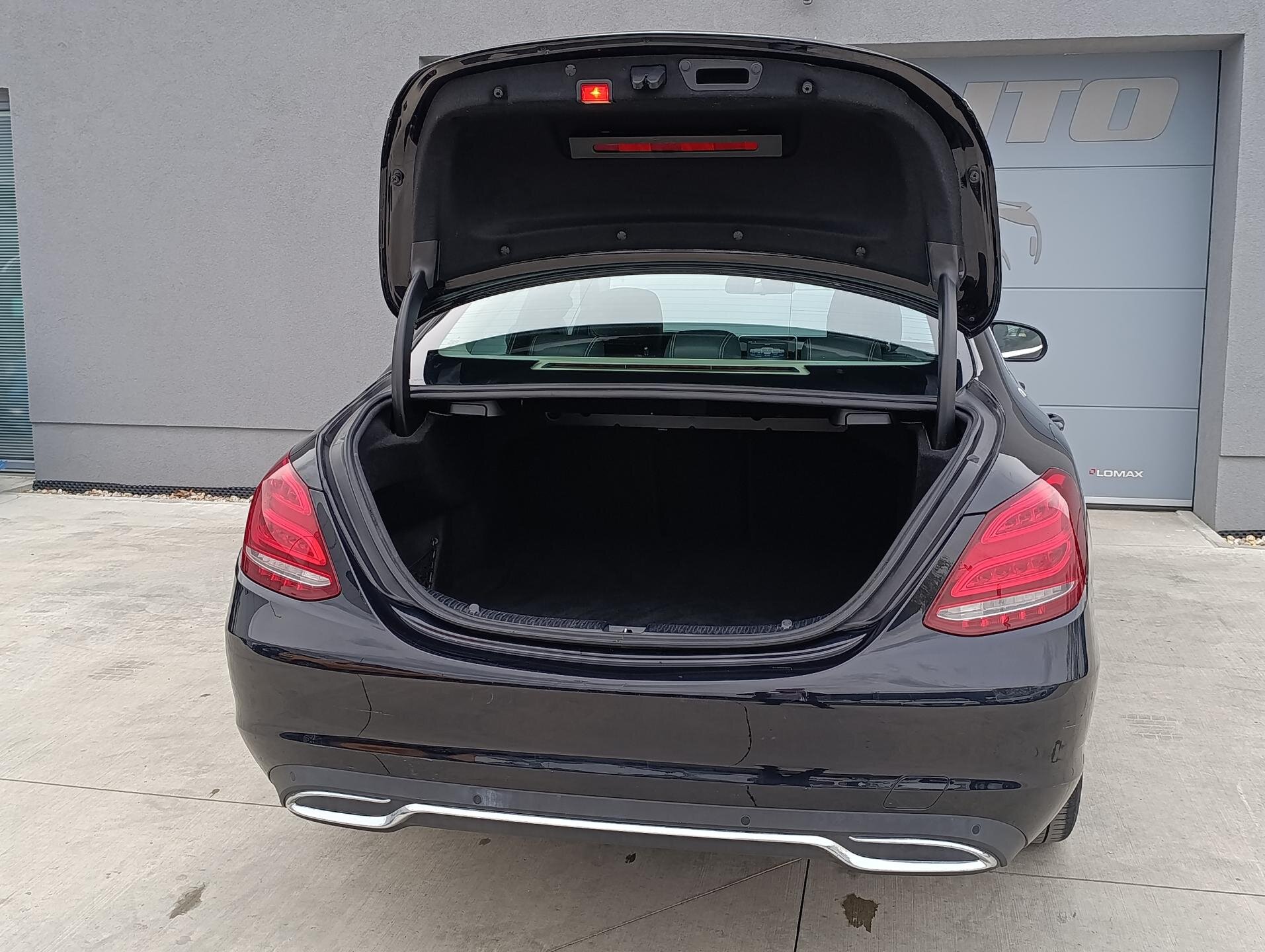 Mercedes-Benz Třídy C Sedan / Limuzína 2,1 l 125 kw