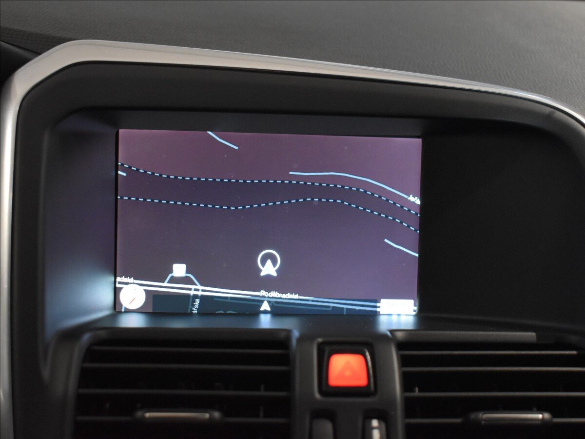 Volvo XC60 SUV / Terénní 2,0 l 100 kw