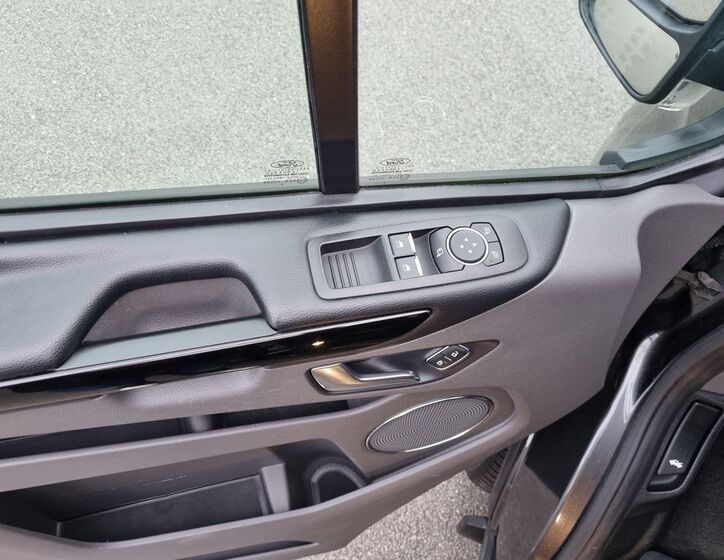 Ford Tourneo Custom 27