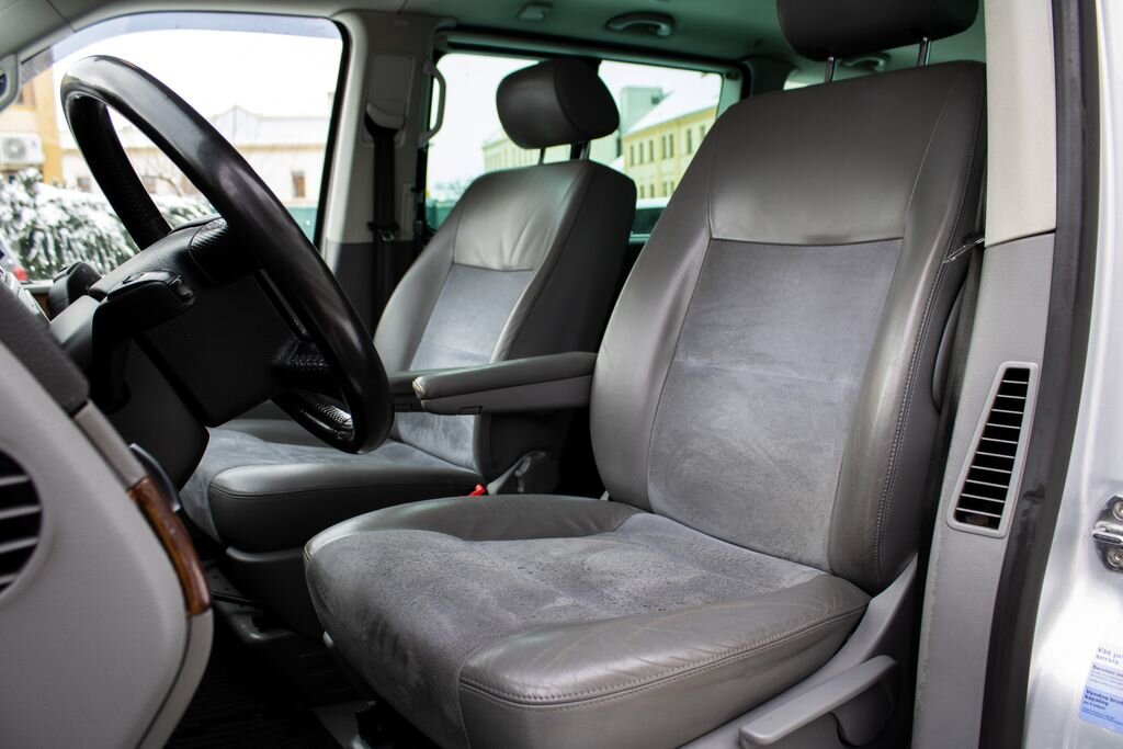 Volkswagen Ostatní VAN-Minibus 2,5 l 128 kw