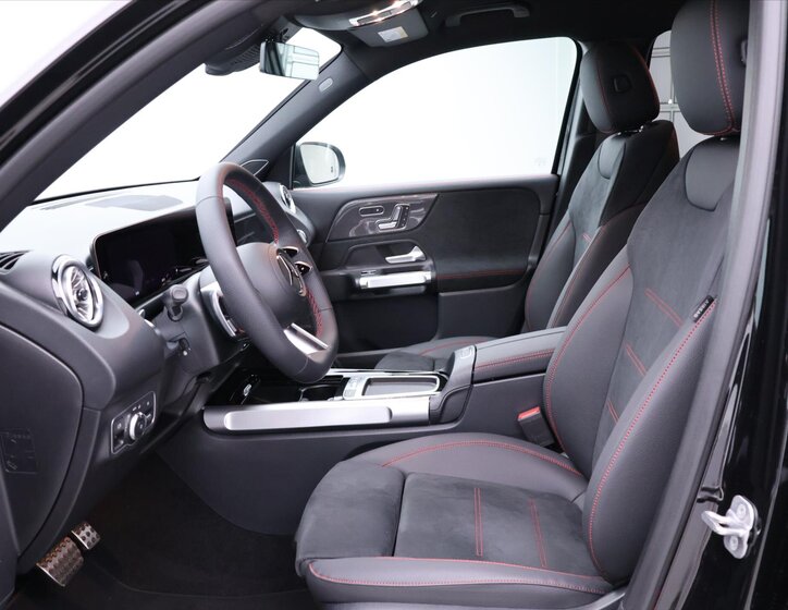 Mercedes-Benz GLB 13