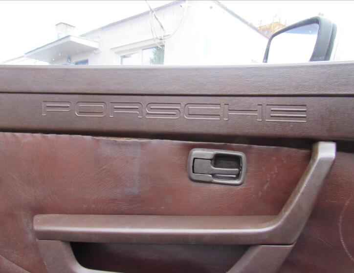 Porsche 924 23