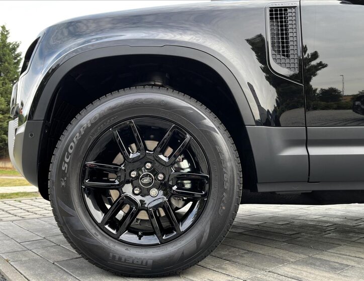 Land Rover Defender SUV / Terénní 3,0 l 147 kw