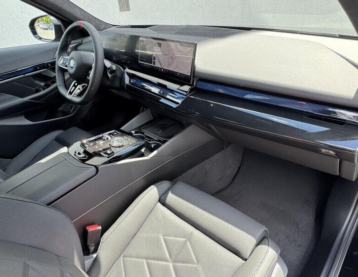 BMW i5 Ostatní 1,0 442 kw