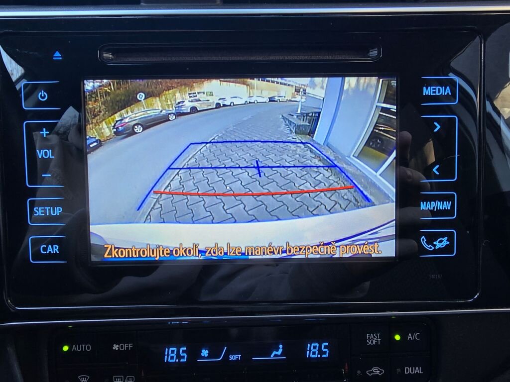 Toyota Corolla Sedan / Limuzína 1,6 l 97 kw