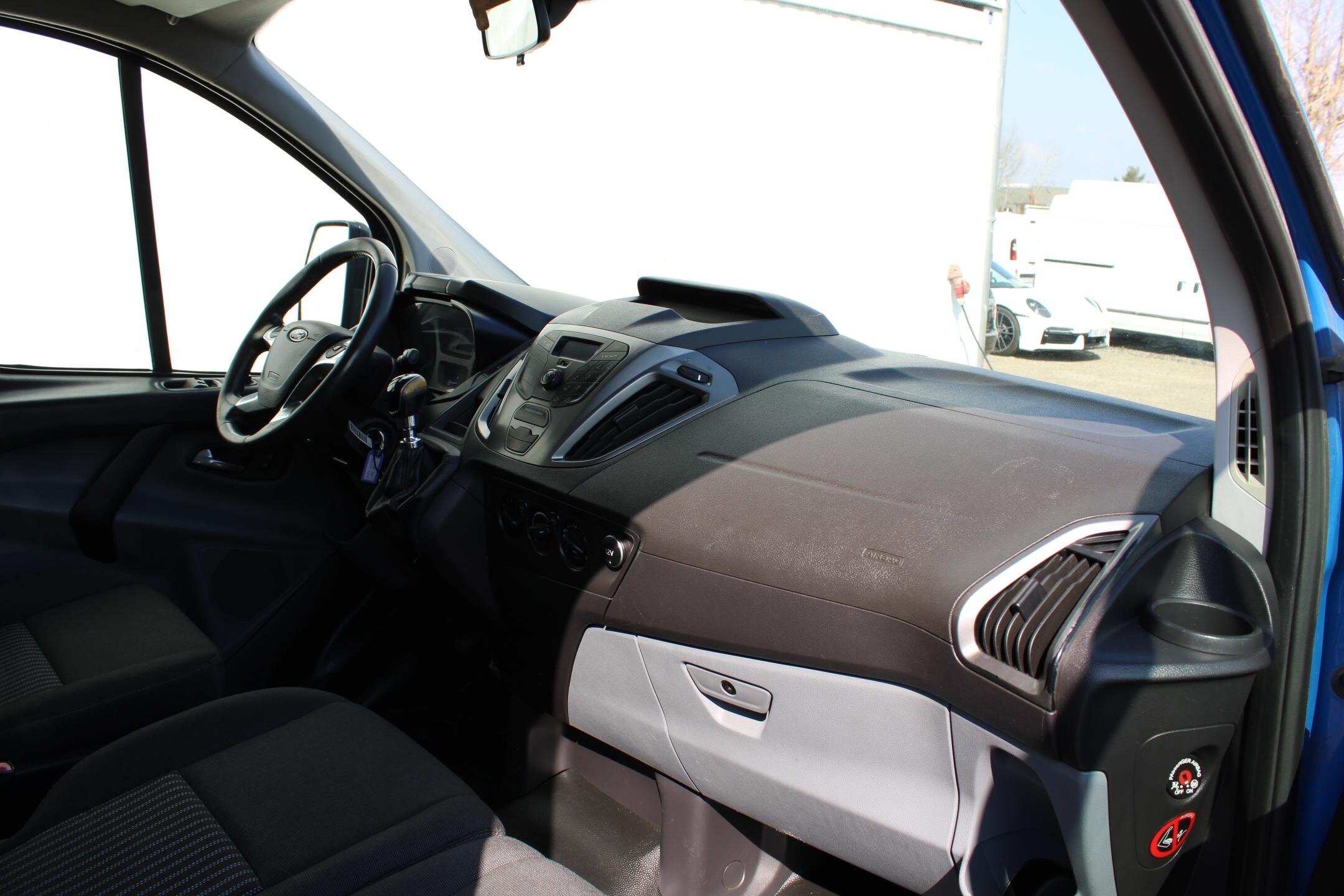 Ford Transit Custom Užitková 2,2 l 74 kw