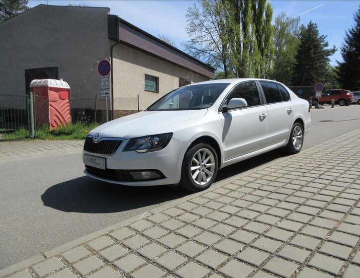 Škoda Superb Sedan / Limuzína 2,0 l 103 kw