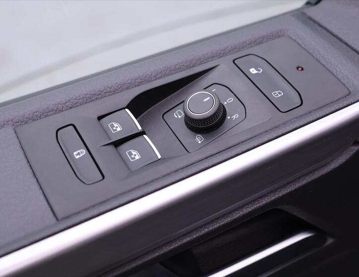 Volkswagen Multivan 17