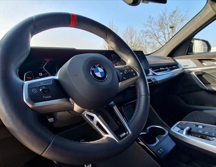 BMW X2 SUV / Terénní 2,0 l 221 kw