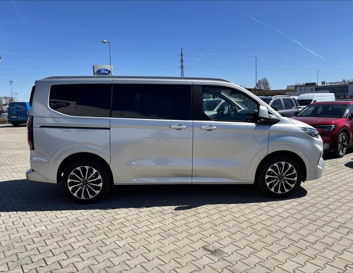 Ford Tourneo Custom Kombi 2,0 l 125 kw