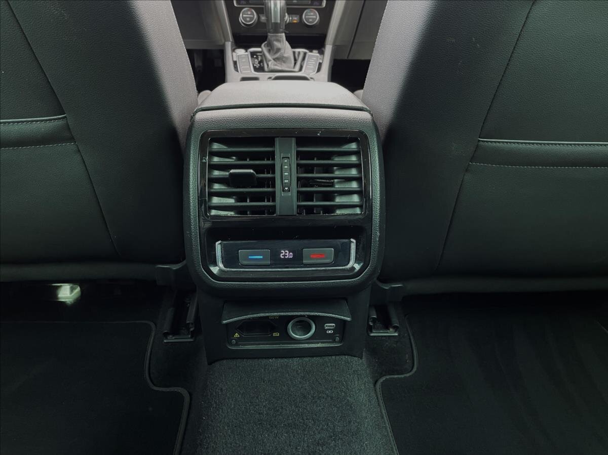 Volkswagen Passat Kombi 2,0 l 140 kw