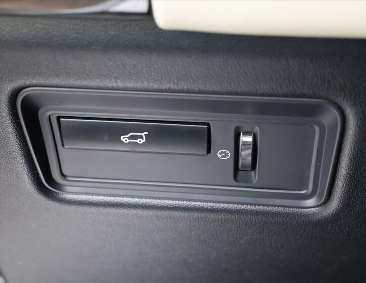 Land Rover Range Rover Sport SUV / Terénní 3,0 l 215 kw