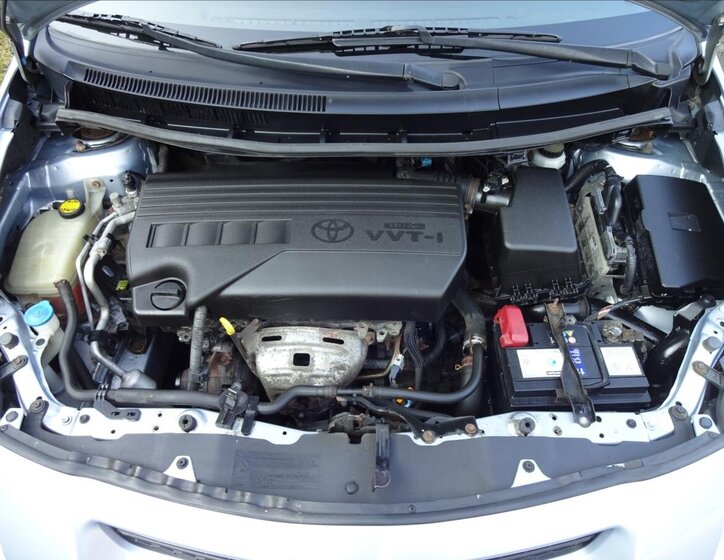 Toyota Auris Hatchback 1,3 l 74 kw