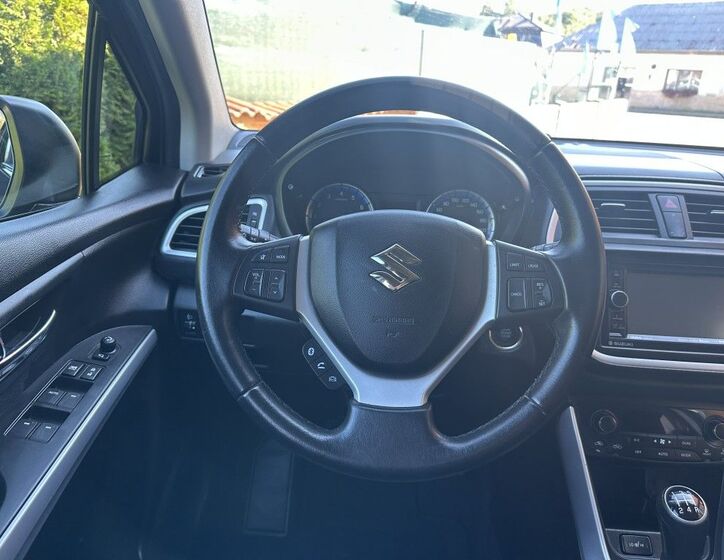 Suzuki SX4 S-Cross 11
