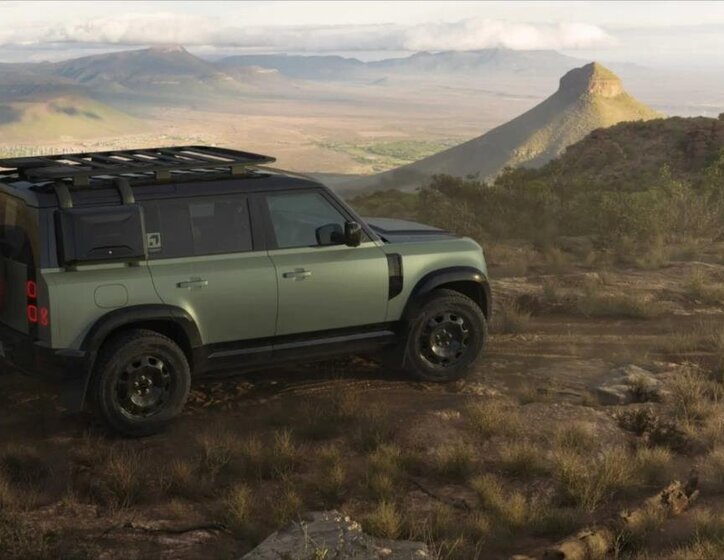 Land Rover Defender 10