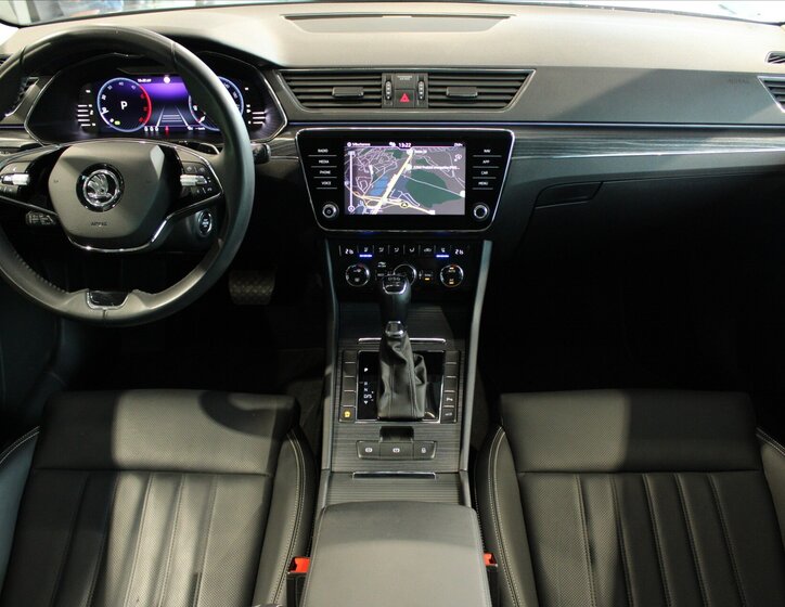 Škoda Superb 11
