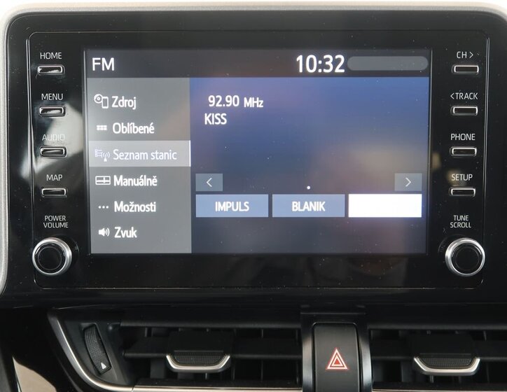 Toyota C-HR SUV / Terénní 1,8 l 72 kw