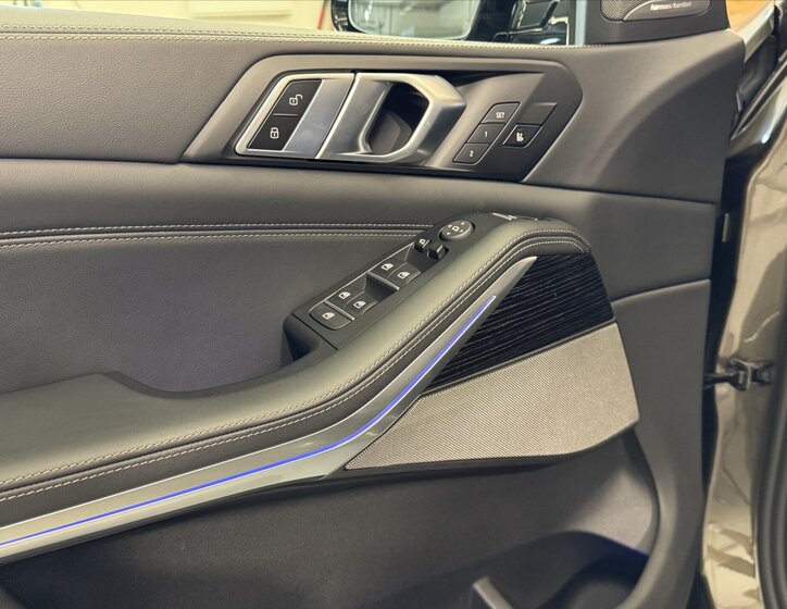 BMW X5 SUV 3,0 l 250 kw