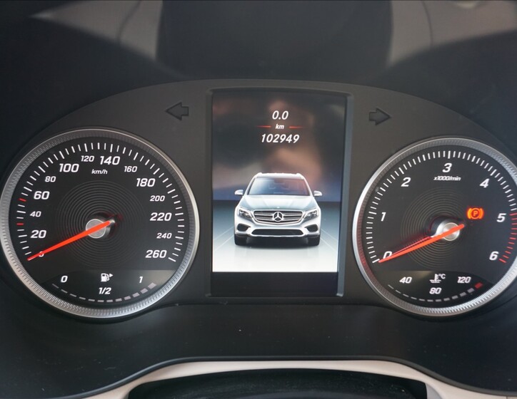 Mercedes-Benz GLC 10