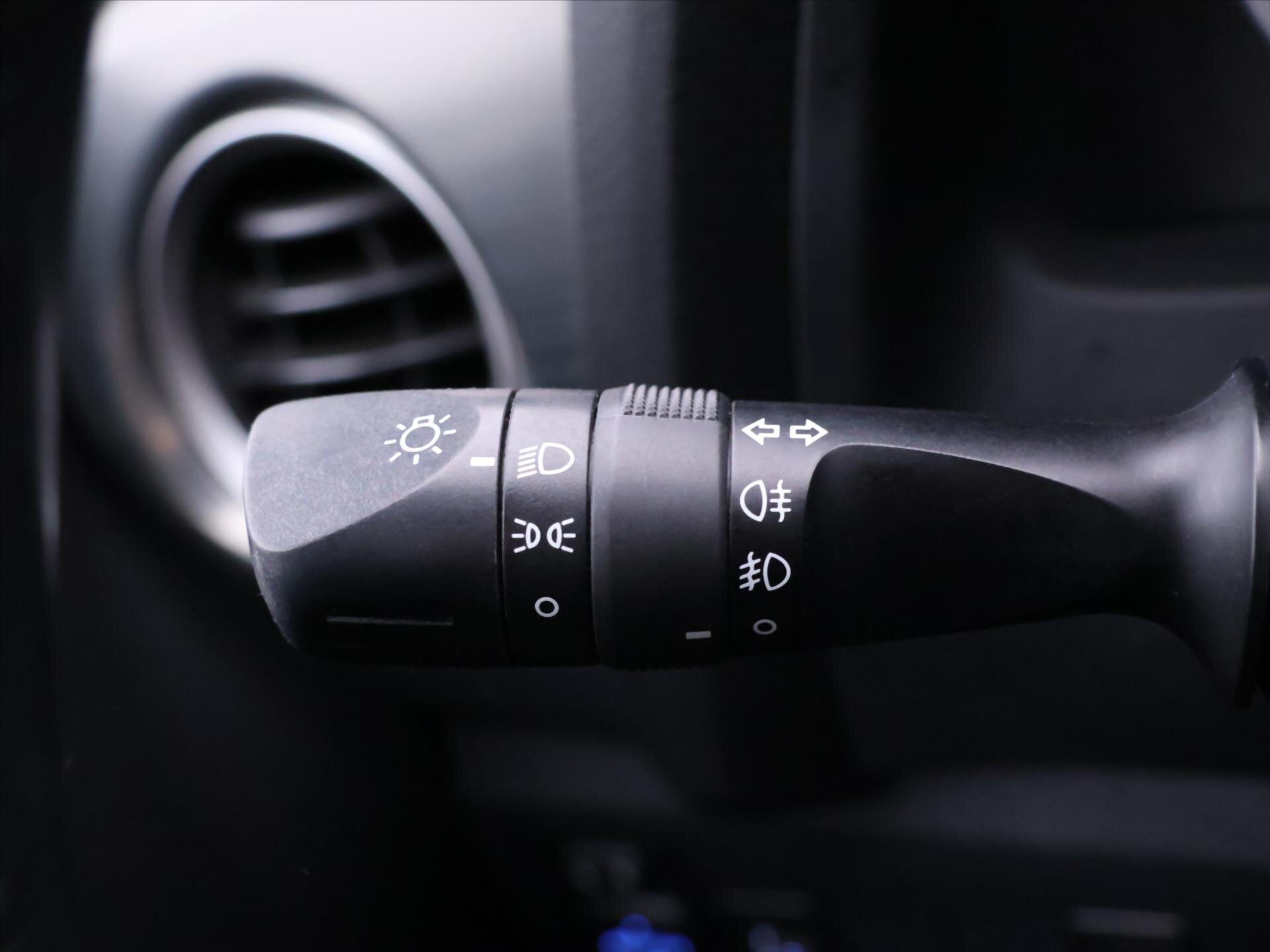 Toyota Auris Hatchback 1,3 l 73 kw