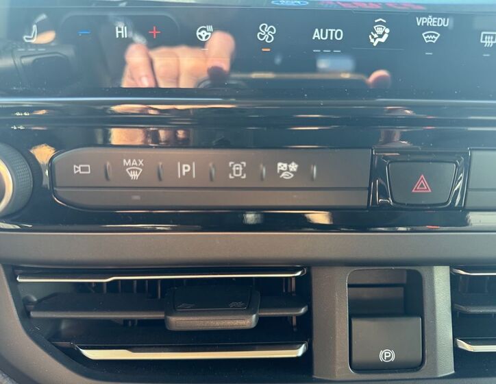 Ford Tourneo Custom 18