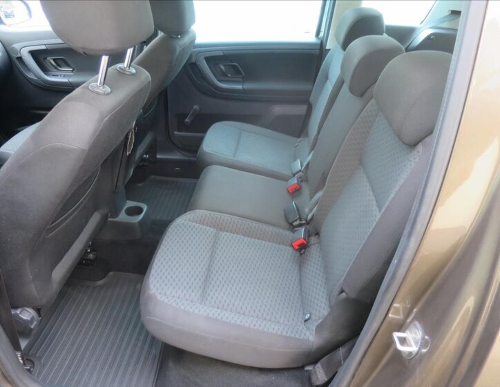 Škoda Roomster Hatchback 1,2 l 77 kw