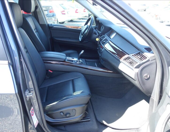 BMW X5 SUV / Terénní 3,0 l 225 kw