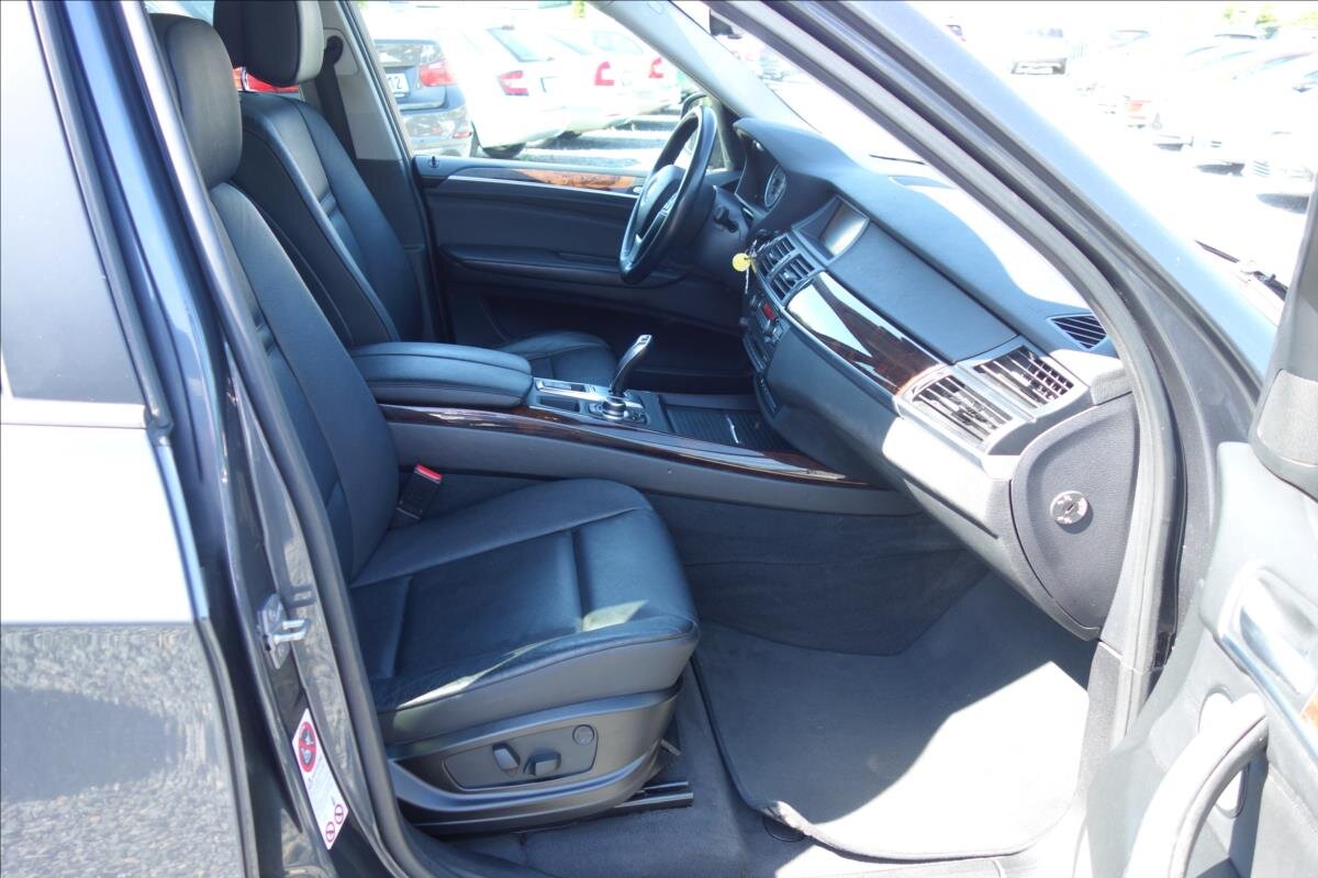 BMW X5 SUV / Terénní 3,0 l 225 kw