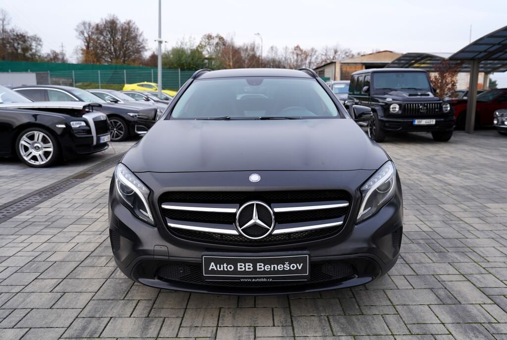 Mercedes-Benz GLA