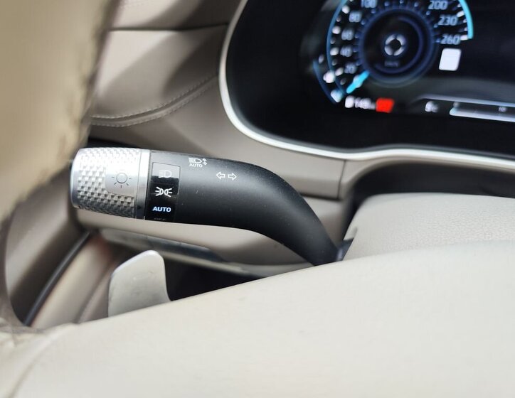 Ostatní Ostatní SUV 3,5 l 279 kw