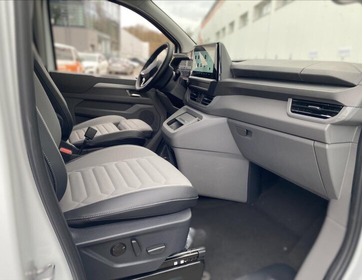 Volkswagen Caravelle 13