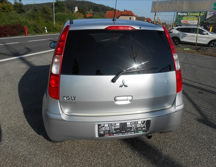 Mitsubishi Colt 5