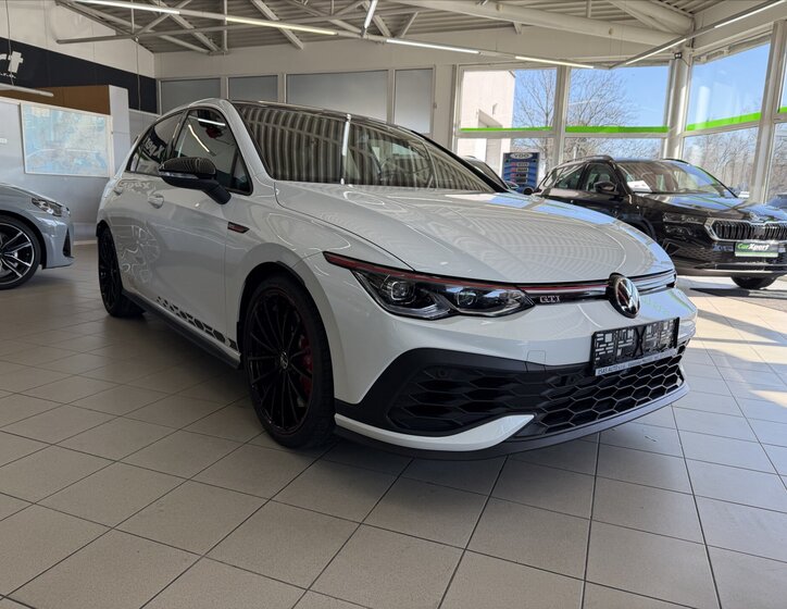 Volkswagen Golf Hatchback 2,0 l 221 kw