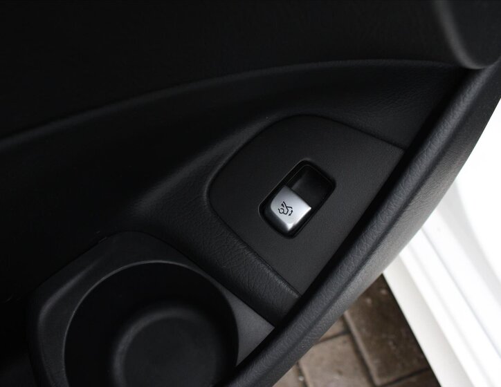 Mercedes-Benz Třídy E Kombi 2,0 l 143 kw