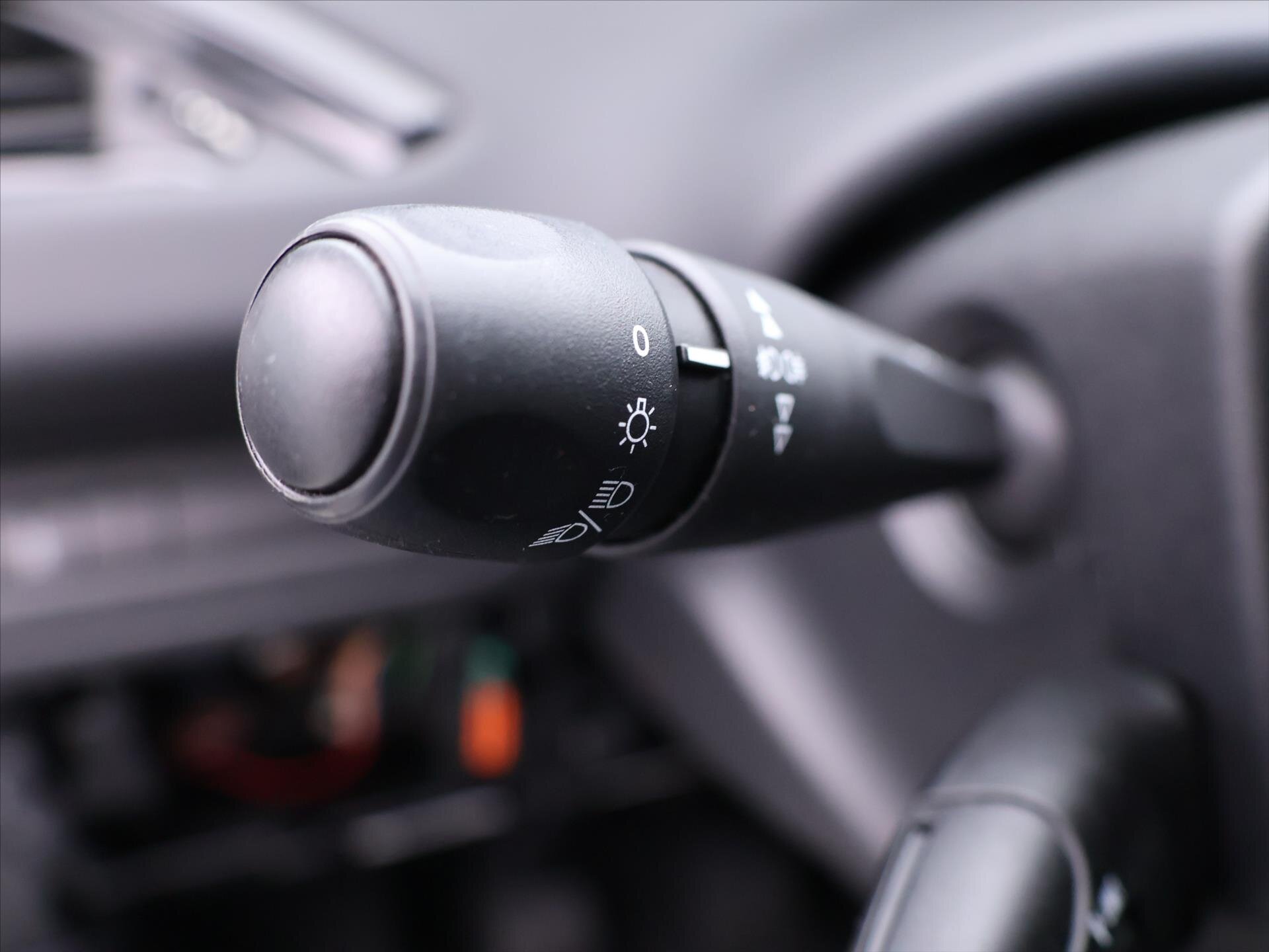 Peugeot 208 Hatchback 1,2 l 60 kw