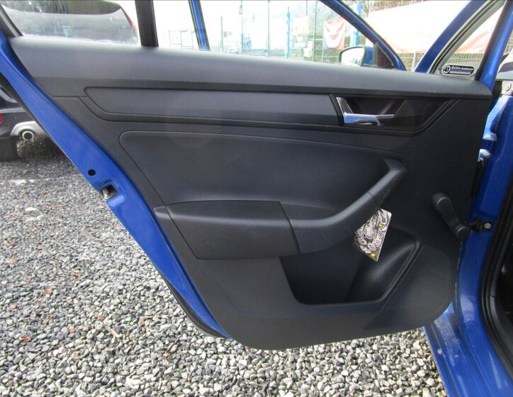 Škoda Rapid Sedan 999,0 70 kw